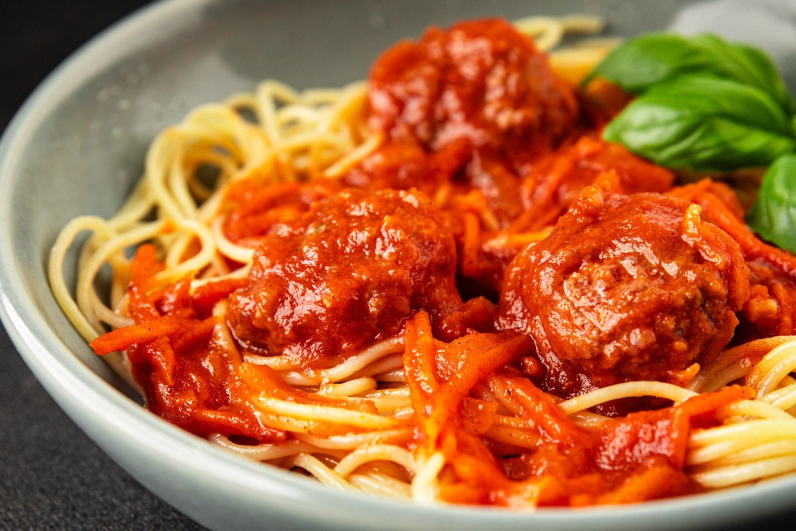 ΜΑΚΑΡΟΝΙΑ ΜΕ ΚΕΦΤΕΔΑΚΙΑ